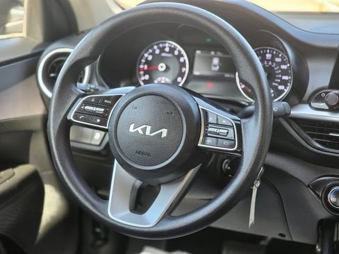 Used 2022 Kia Forte LXS FWD image 32