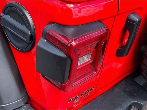 Used 2025 Jeep Wrangler Unlimited Rubicon AWD/4WD image 23