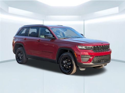 New 2025 Jeep Grand Cherokee Altitude image 9