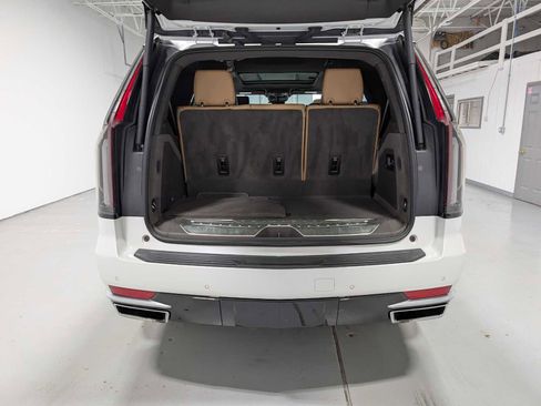 Used 2023 Cadillac Escalade Premium Luxury image 45