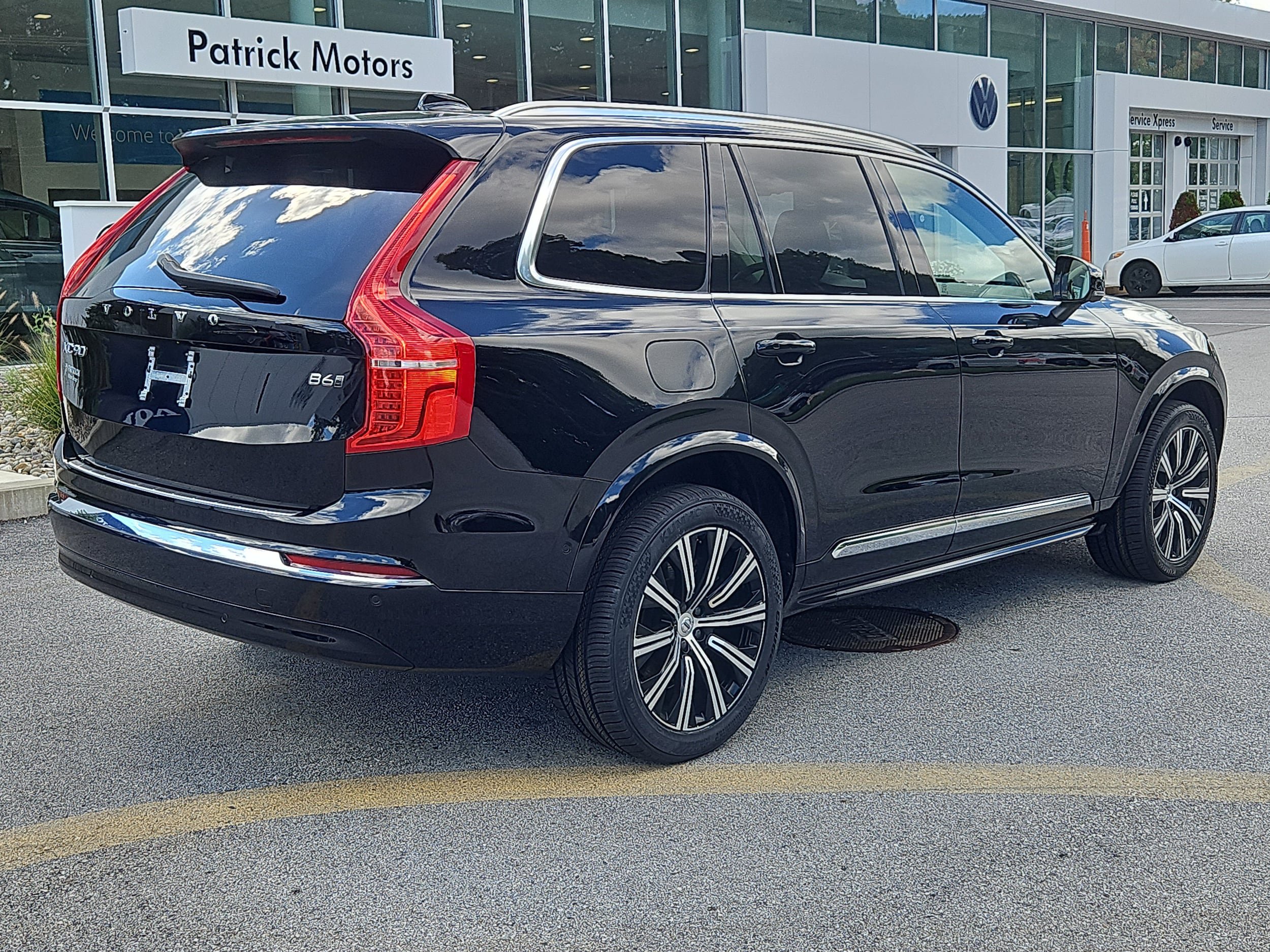 Used 2024 Volvo XC90 B6 Plus w/ Protection Package Premier AWD/4WD image 2