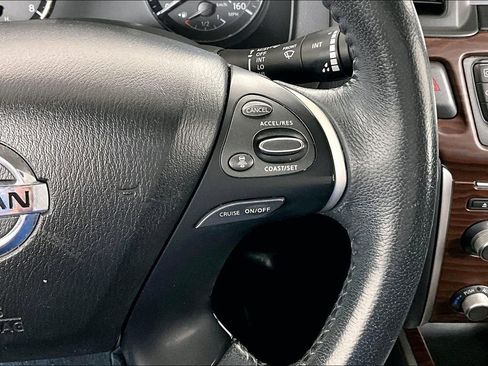 Used 2018 Nissan Pathfinder Platinum image 19