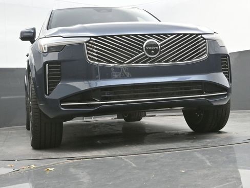 New 2026 Volvo XC90 B5 Plus image 24