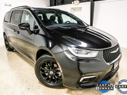 Used 2022 Chrysler Pacifica Touring image 9