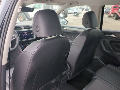 Used 2022 Volkswagen Tiguan SE image 17