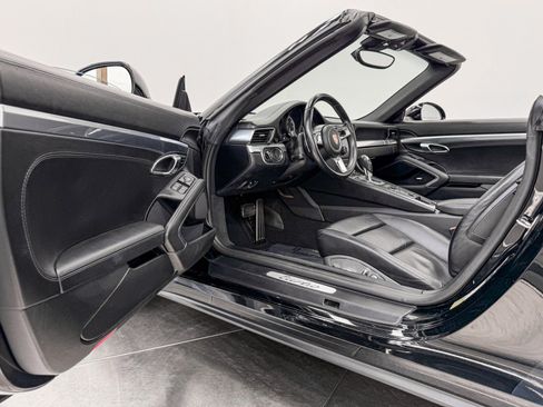 Used 2017 Porsche 911 4 Cabriolet AWD/4WD image 21