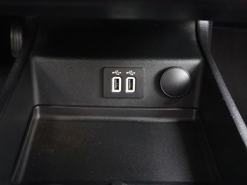 Used 2020 Ford Fusion SE w/ Equipment Group 151A FWD image 23