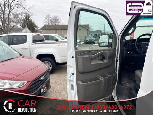 Used 2022 GMC Savana 2500 image 24