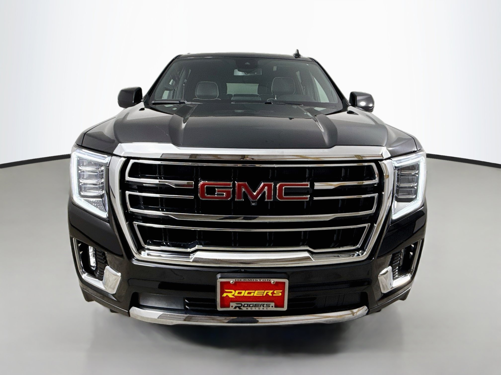 Used 2023 GMC Yukon XL SLT w/ SLT Premium Package AWD/4WD image 2