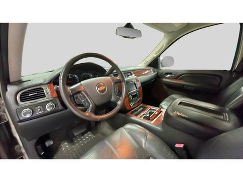 Used 2007 Chevrolet Tahoe LTZ w/ LTZ Preferred Equipment Group AWD/4WD image 11