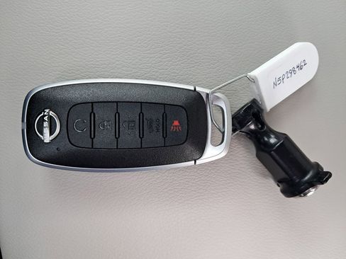 New 2025 Nissan Pathfinder SL w/ SL Premium Package image 30