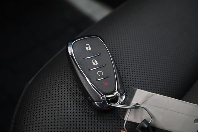 Used 2024 Chevrolet Trax RS w/ Sunroof Package FWD image 26