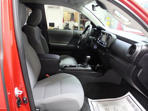 Used 2022 Toyota Tacoma SR w/ SR Convenience Package AWD/4WD image 21
