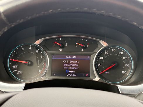 Used 2023 Chevrolet Traverse LT image 16