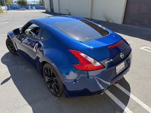 Used 2016 Nissan 370Z Coupe RWD image 5