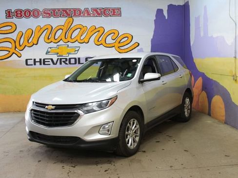 Used 2019 Chevrolet Equinox LT image 2