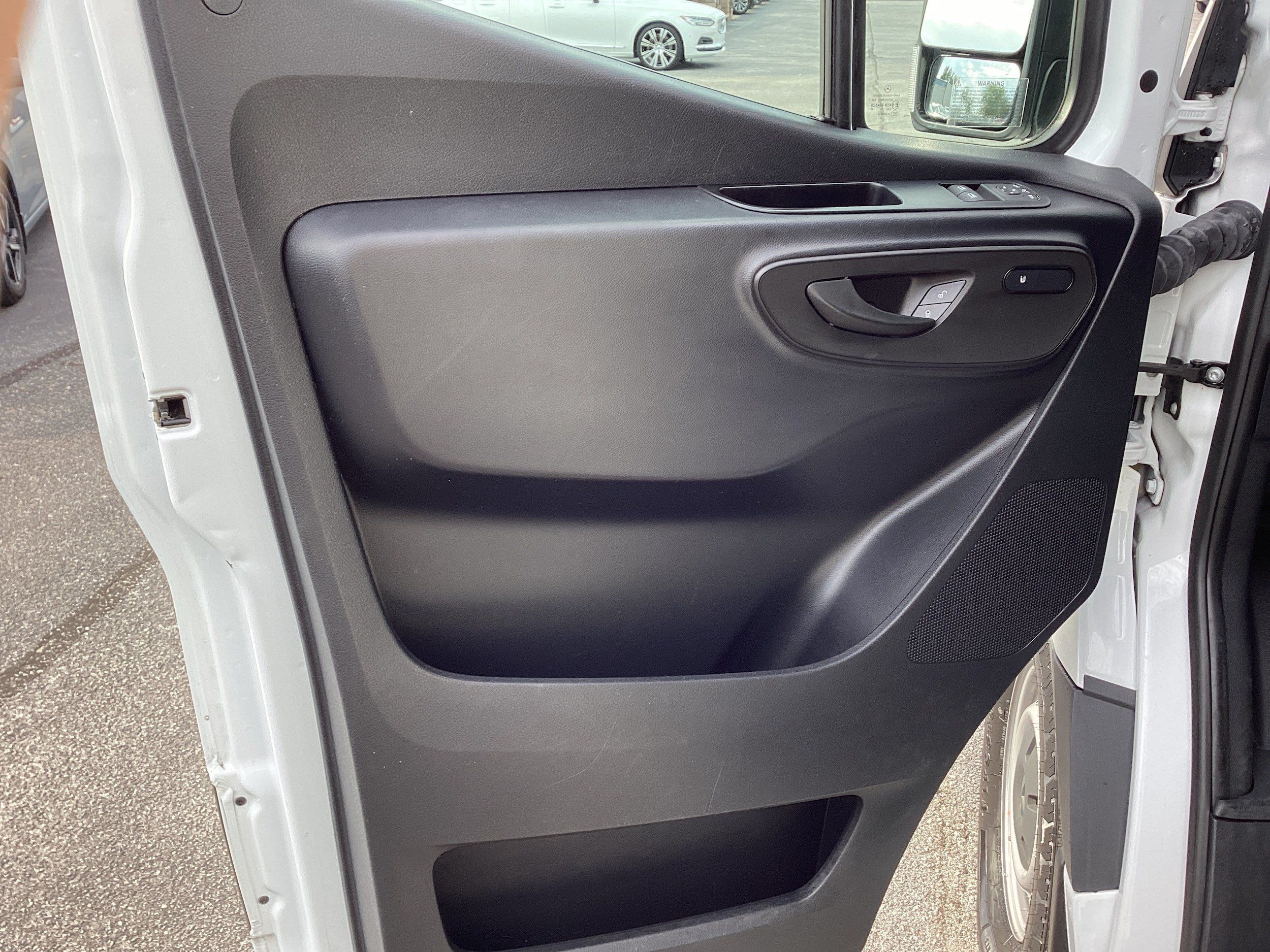 Used 2024 Mercedes-Benz Sprinter 2500 w/ Acoustic Package image 16