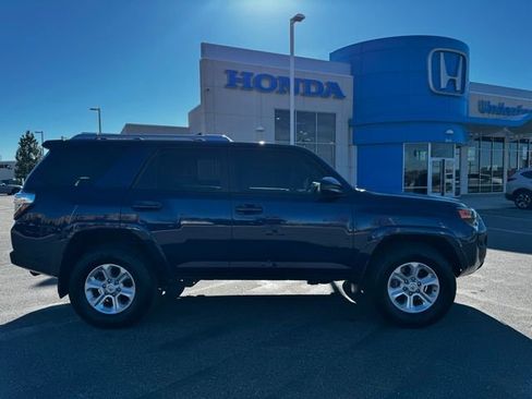 Used 2016 Toyota 4Runner SR5 image 4