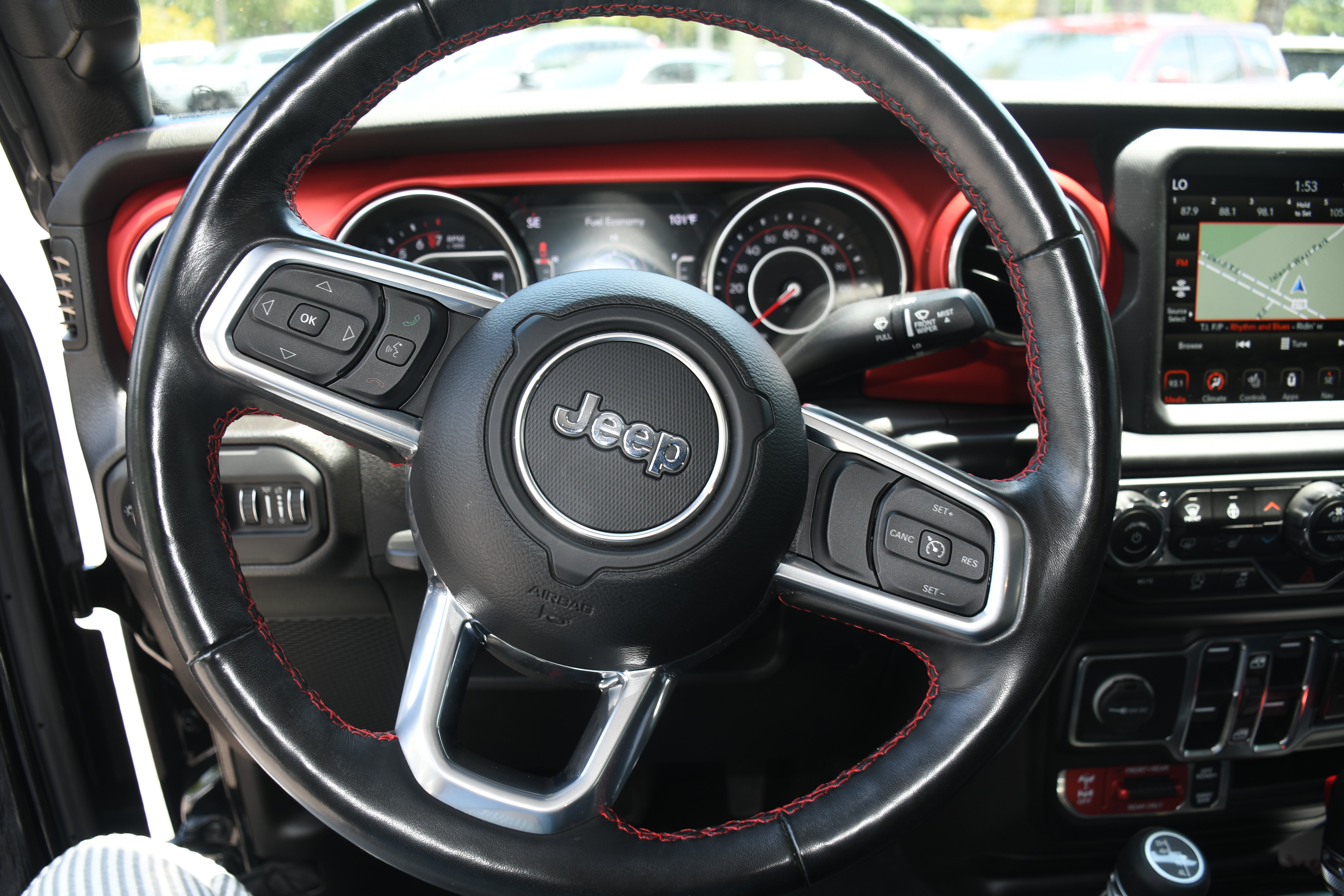 Used 2022 Jeep Gladiator Rubicon w/ Cold Weather Group AWD/4WD image 11