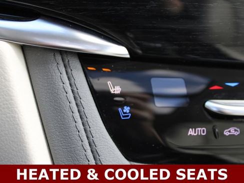 Certified 2025 Cadillac XT6 Premium Luxury AWD/4WD image 5