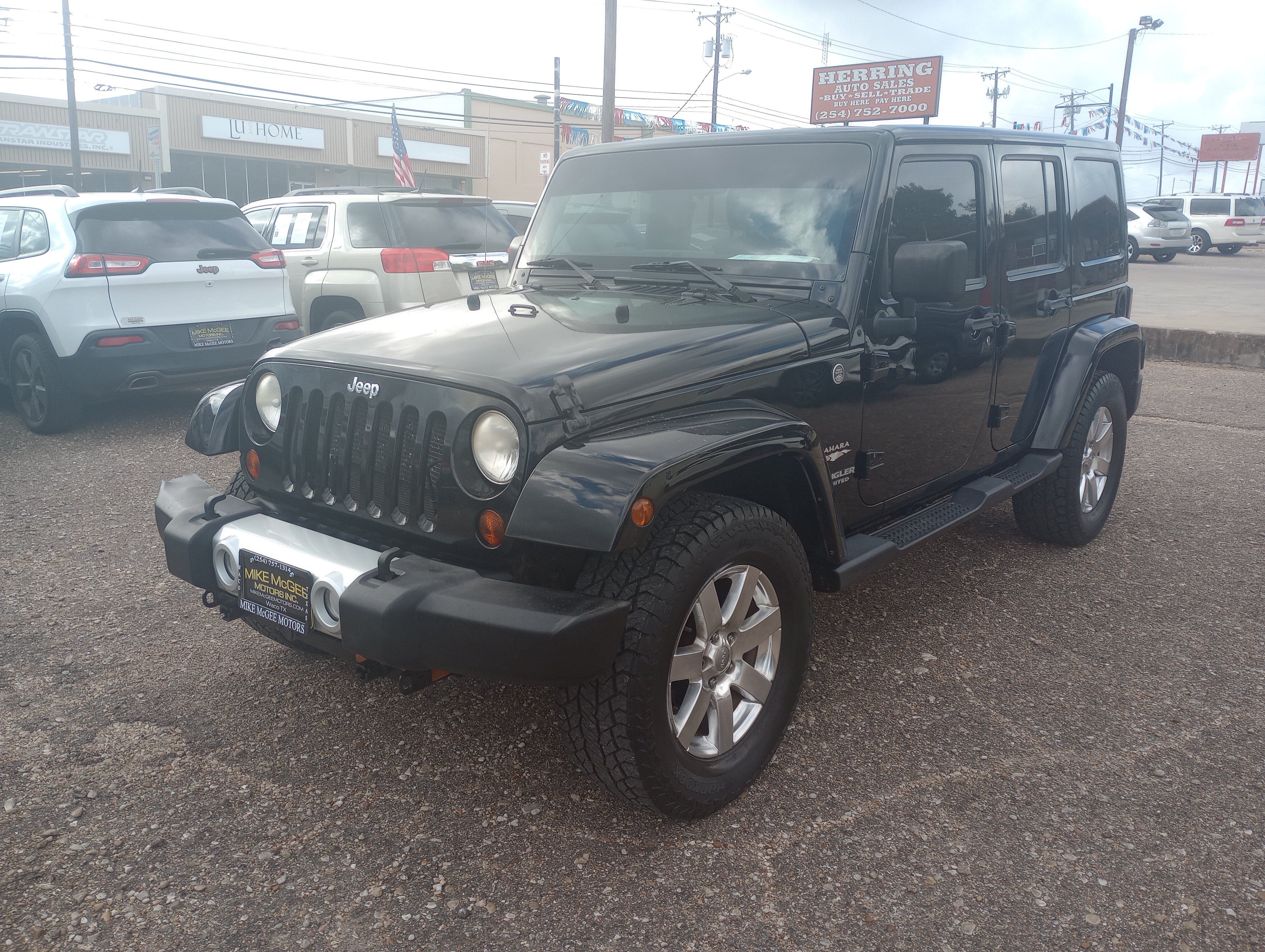 Used 2012 Jeep Wrangler Unlimited Sahara w/ Dual Top Group AWD/4WD image 3