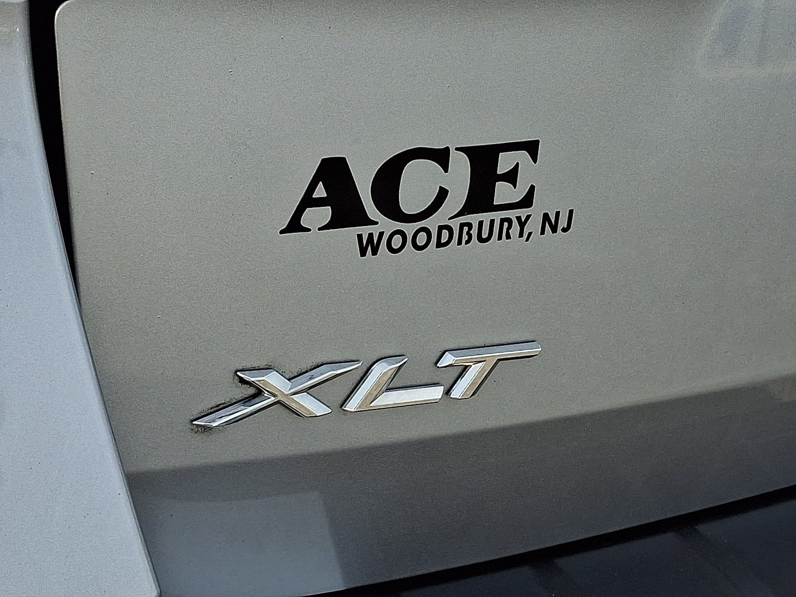 Certified 2023 Ford Explorer XLT w/ Equipment Group 202A AWD/4WD image 30