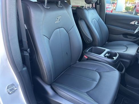 New 2026 Chrysler Pacifica Select image 58