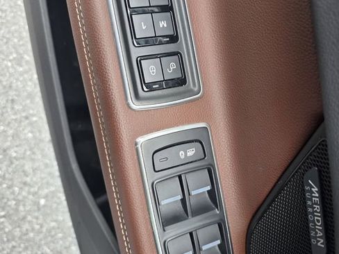 Used 2019 Jaguar XF S image 20