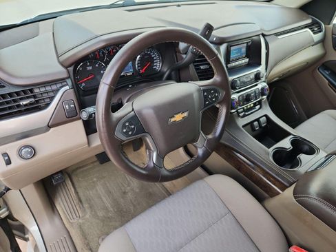 Used 2015 Chevrolet Suburban LS RWD image 7