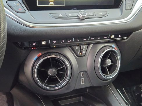 Certified 2024 Chevrolet Blazer LT w/ Convenience Package image 26