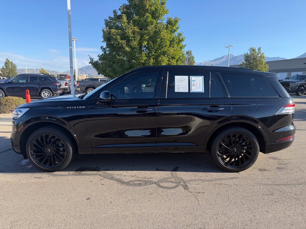 Used 2023 Lincoln Aviator Reserve w/ Equipment Group 201A AWD/4WD image 2