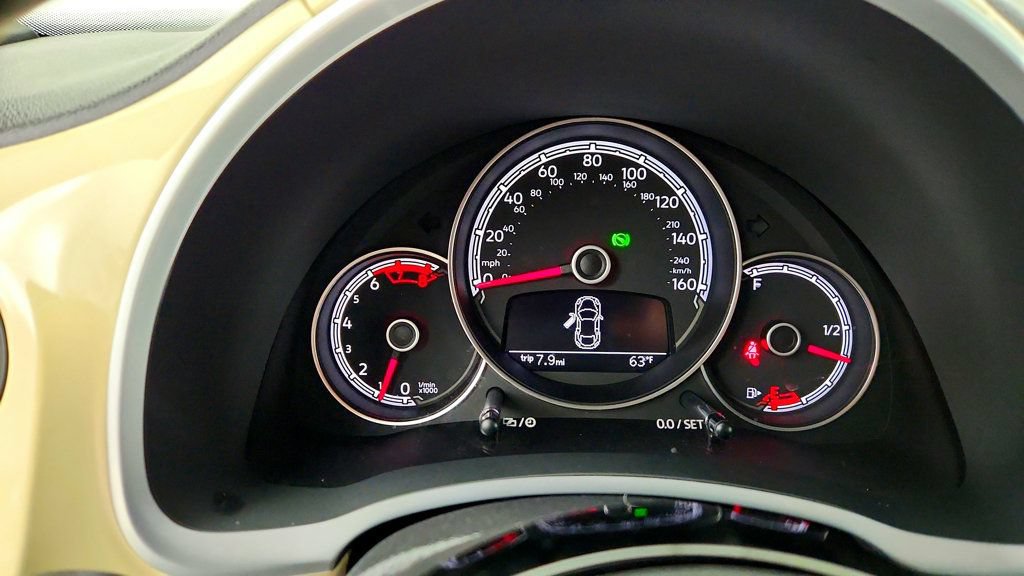 Used 2019 Volkswagen Beetle 2.0T Final Edition SEL FWD image 15