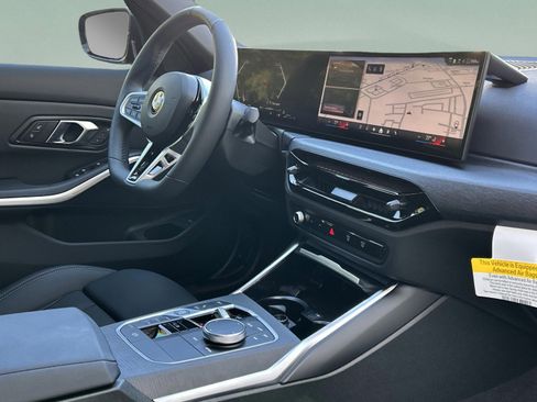 Used 2026 BMW 330i Sedan w/ M Sport Package image 30