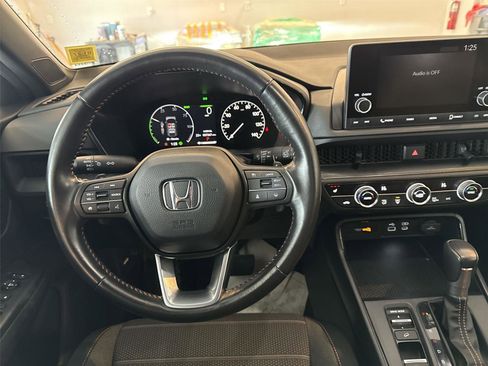 Used 2024 Honda CR-V Sport image 11