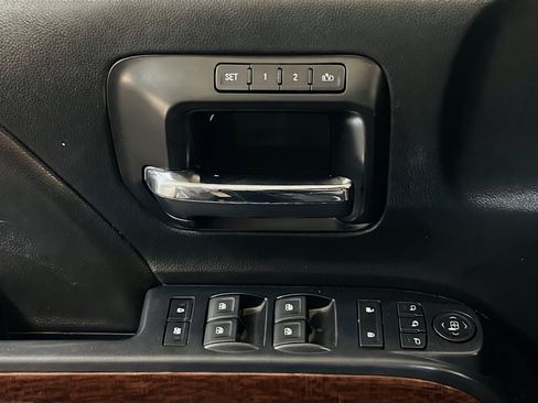 Used 2018 GMC Sierra 1500 SLT AWD/4WD image 14