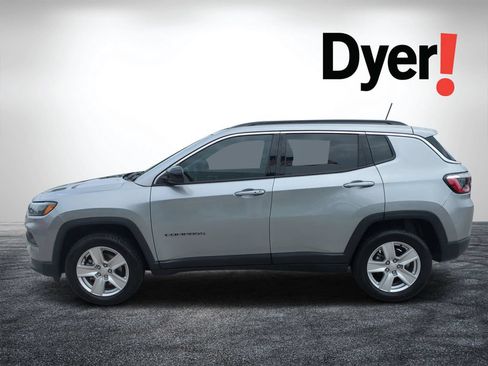 Used 2022 Jeep Compass Latitude w/ Convenience Group AWD/4WD image 7