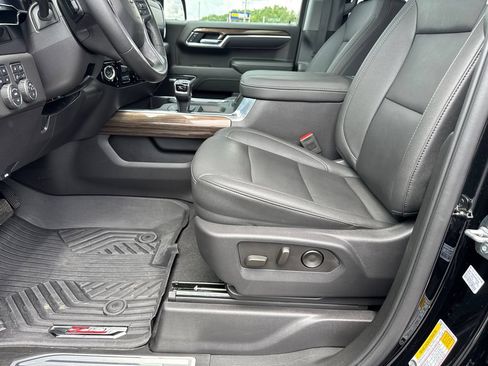 Used 2025 Chevrolet Silverado 1500 LT Trail Boss w/ Convenience Package II AWD/4WD image 10