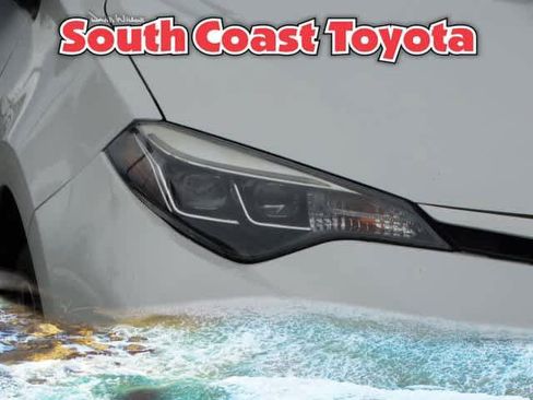 Used 2018 Toyota Corolla XSE image 5