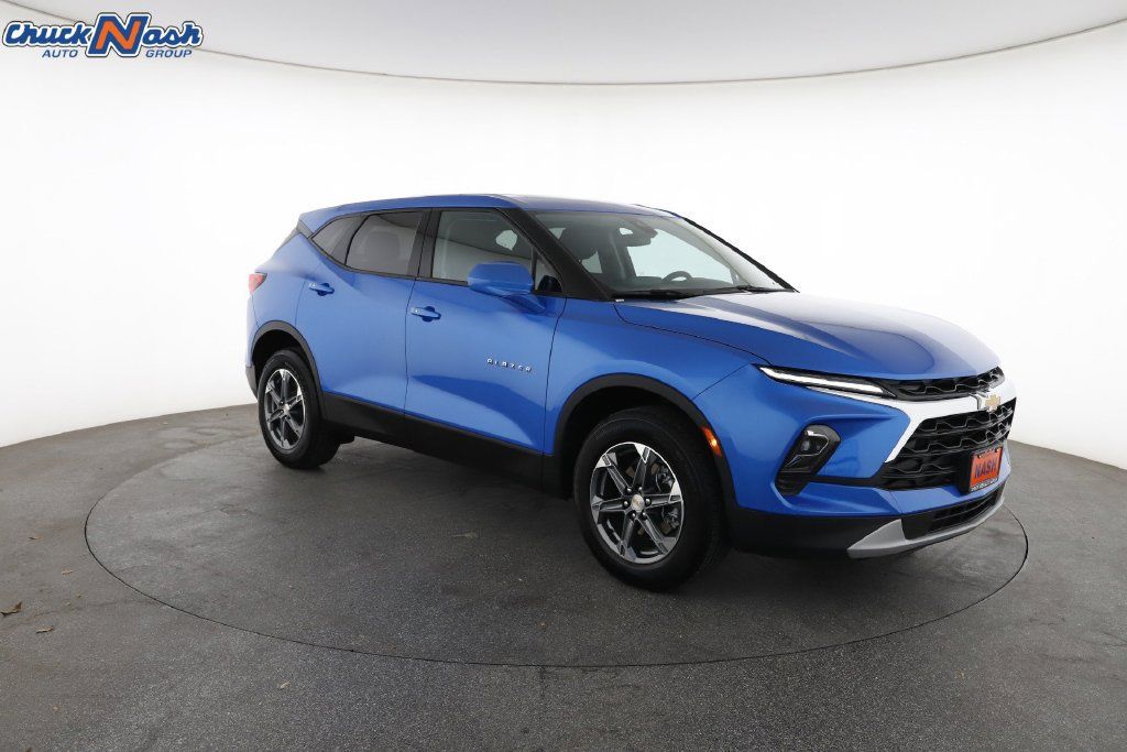 Certified 2026 Chevrolet Blazer LT FWD image 2