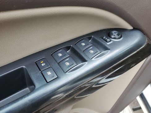 Used 2016 GMC Canyon SLT image 25