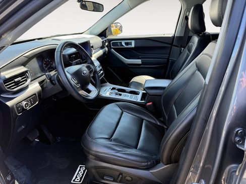 Certified 2023 Ford Explorer XLT w/ Equipment Group 202A RWD image 10
