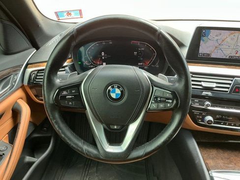 Used 2020 BMW 530i xDrive w/ Premium Package image 15