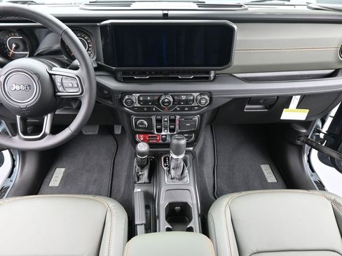 New 2025 Jeep Gladiator Mojave w/ Safety Group image 23