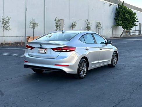 Used 2018 Hyundai Elantra SEL FWD image 4