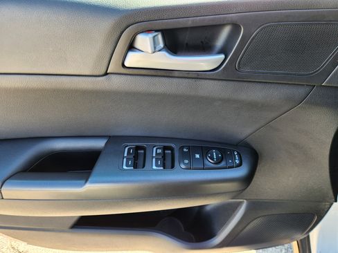 Used 2021 Kia Sportage S image 16