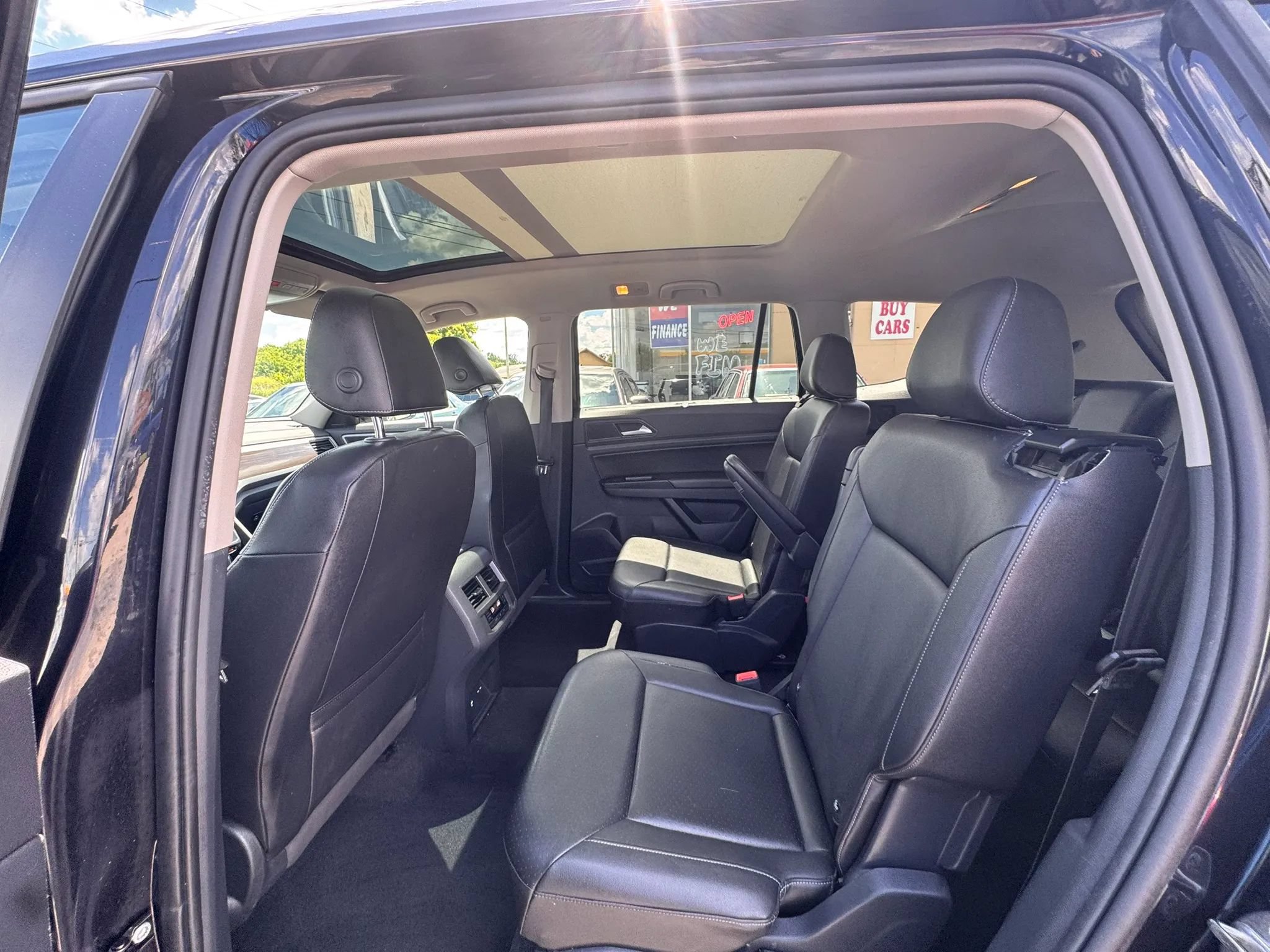 Used 2020 Volkswagen Atlas SE w/ Panoramic Sunroof Package FWD image 21