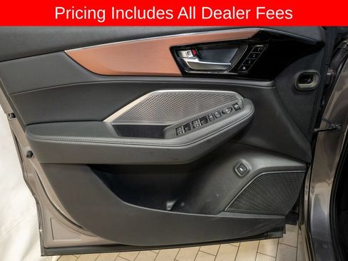 Used 2022 Acura MDX SH-AWD image 15