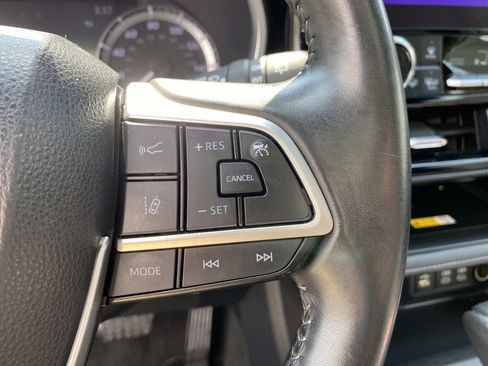 Used 2023 Toyota Highlander XSE AWD/4WD image 21