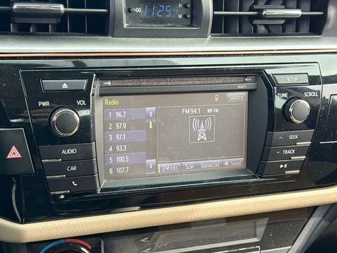 Used 2016 Toyota Corolla LE image 25