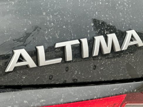 Used 2024 Nissan Altima 2.5 SV image 16